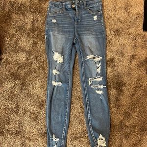 Light washes distressed jeggings